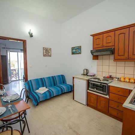 Lena'S Apartments Astrakeri Luaran gambar